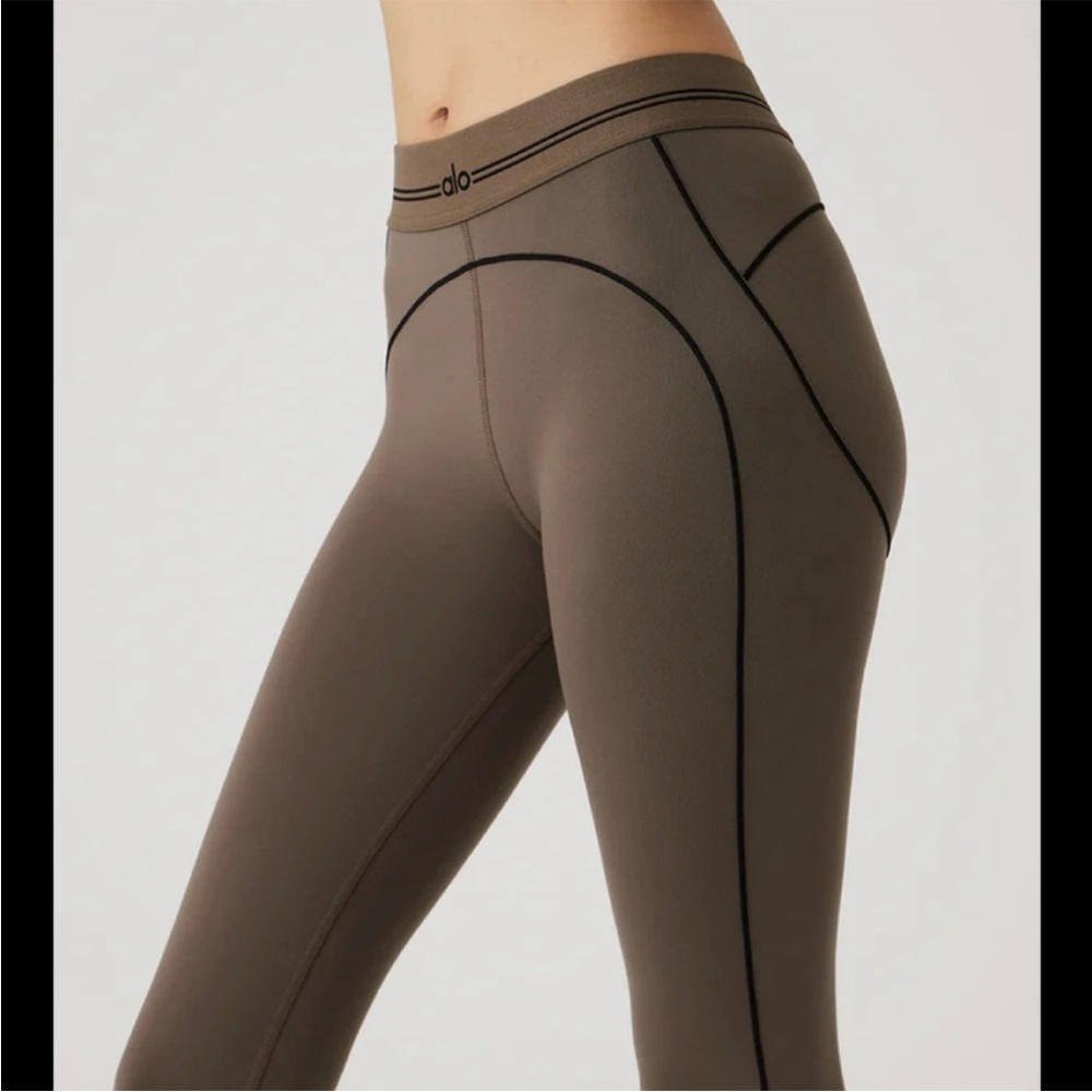 Alo Airbrush High-Waist Heart Throb Legging